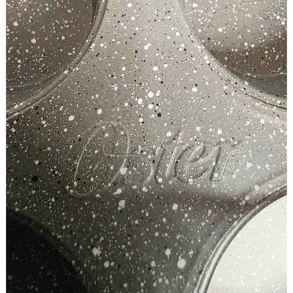 Set of 3 Oster Enamel Baking Pans 2 9" Round Cake Pans 1 6 Cubby Cupcake Pan - Picture 4 of 6